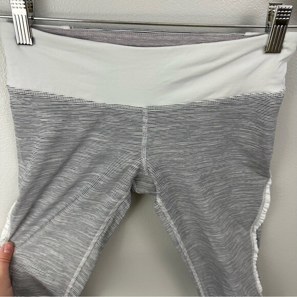Lululemon Lululemon Run: Fast Free Crop Leggings Size 4 - Picture 6 of 16